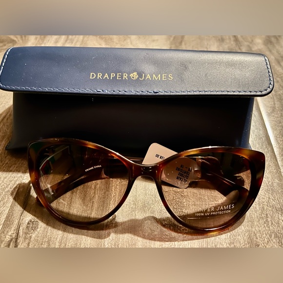 Draper James Accessories - Draper James Sunglasses -Altair Tortoise